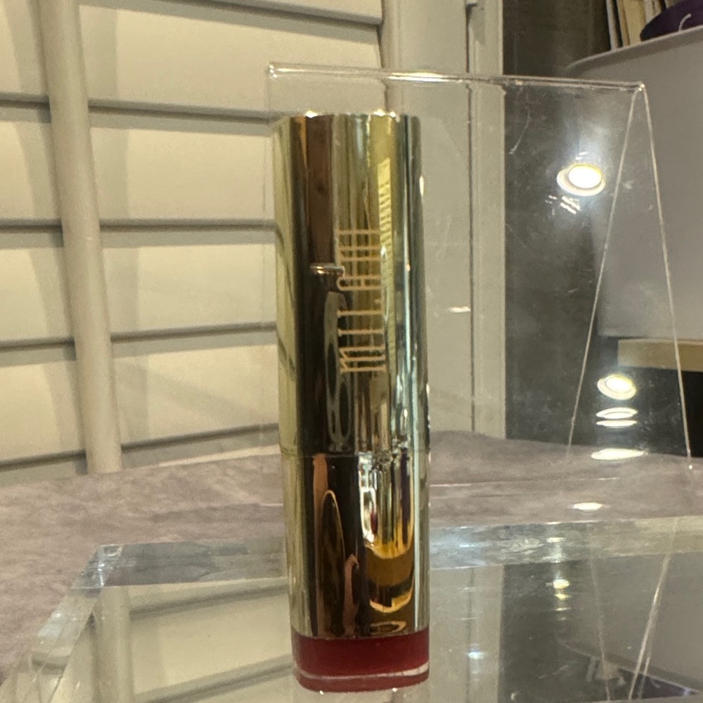 Milani Best Red 07 Lipstick โ NEW